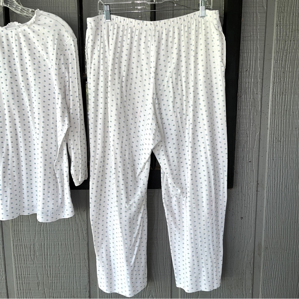 Chaps pajama set, white w/tiny blue flowers, cotton blend knit, feminine & cozy - Picture 11 of 16